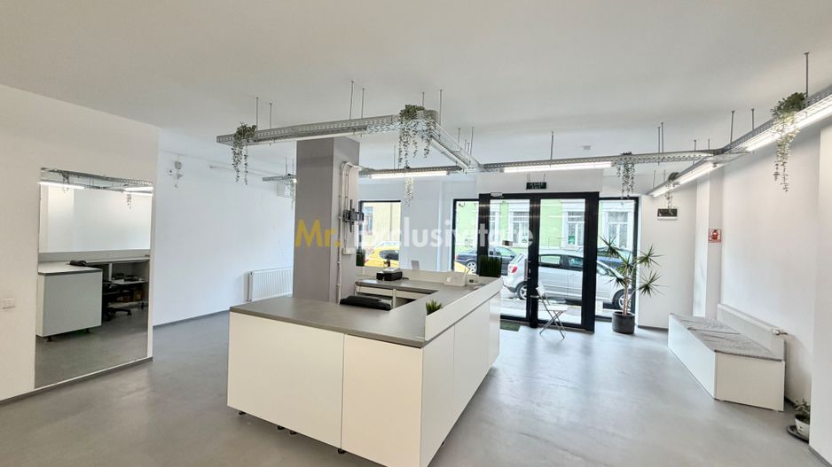 Comision 0. Spatiu comercial strada Ploiesti nr 26, Centru - Poză 1
