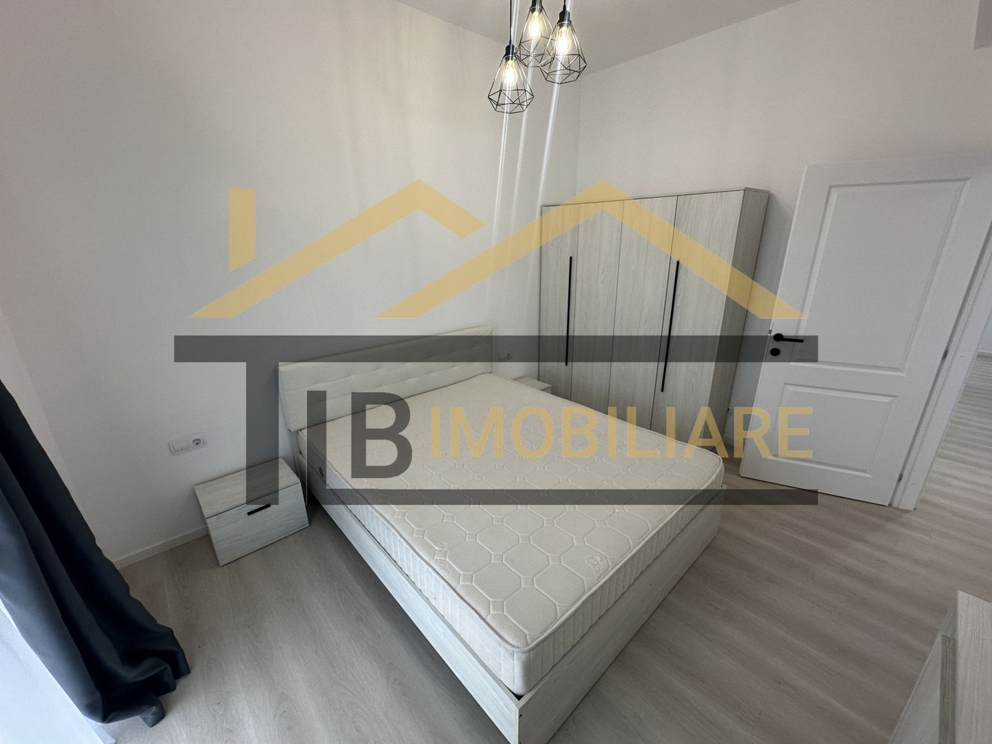 Apartament de 4 camere, 100mp, parcare, Zona Centrala - Poză 8