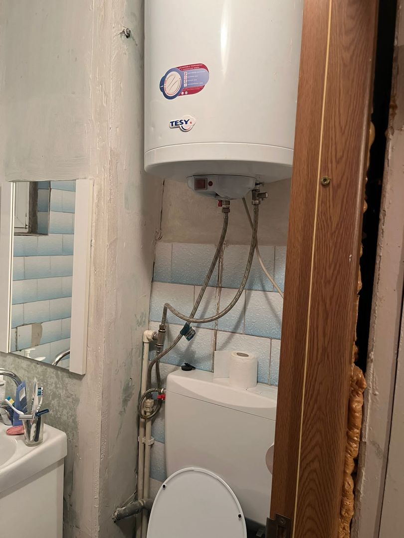 De vanzare apartament 3 camere Micro 16, etaj 4/4, 65.000 euro negociabil - Poză 3