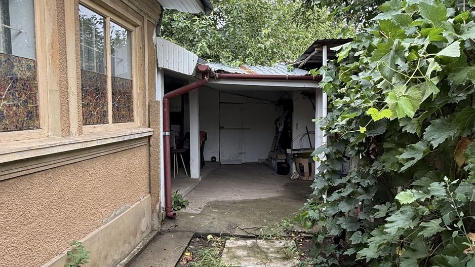 Baneasa - Salcia /Teleorman, casa caramida 100 mp utili, teren 736 mp - Poză 2