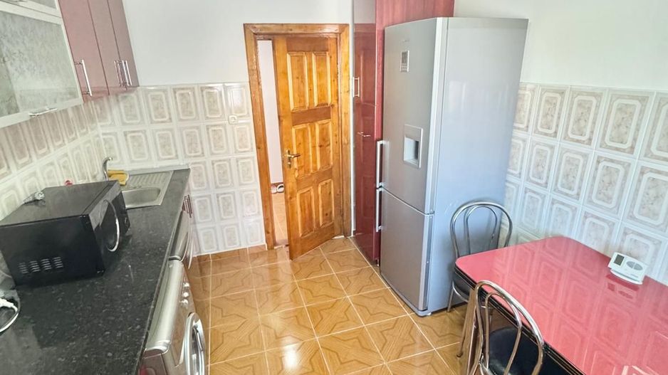 Apartament 3 camere de vânzare – Decebal - Poză 3