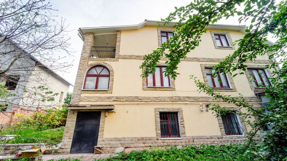 Casă  în 2 nivele - Durlești - Poză 2
