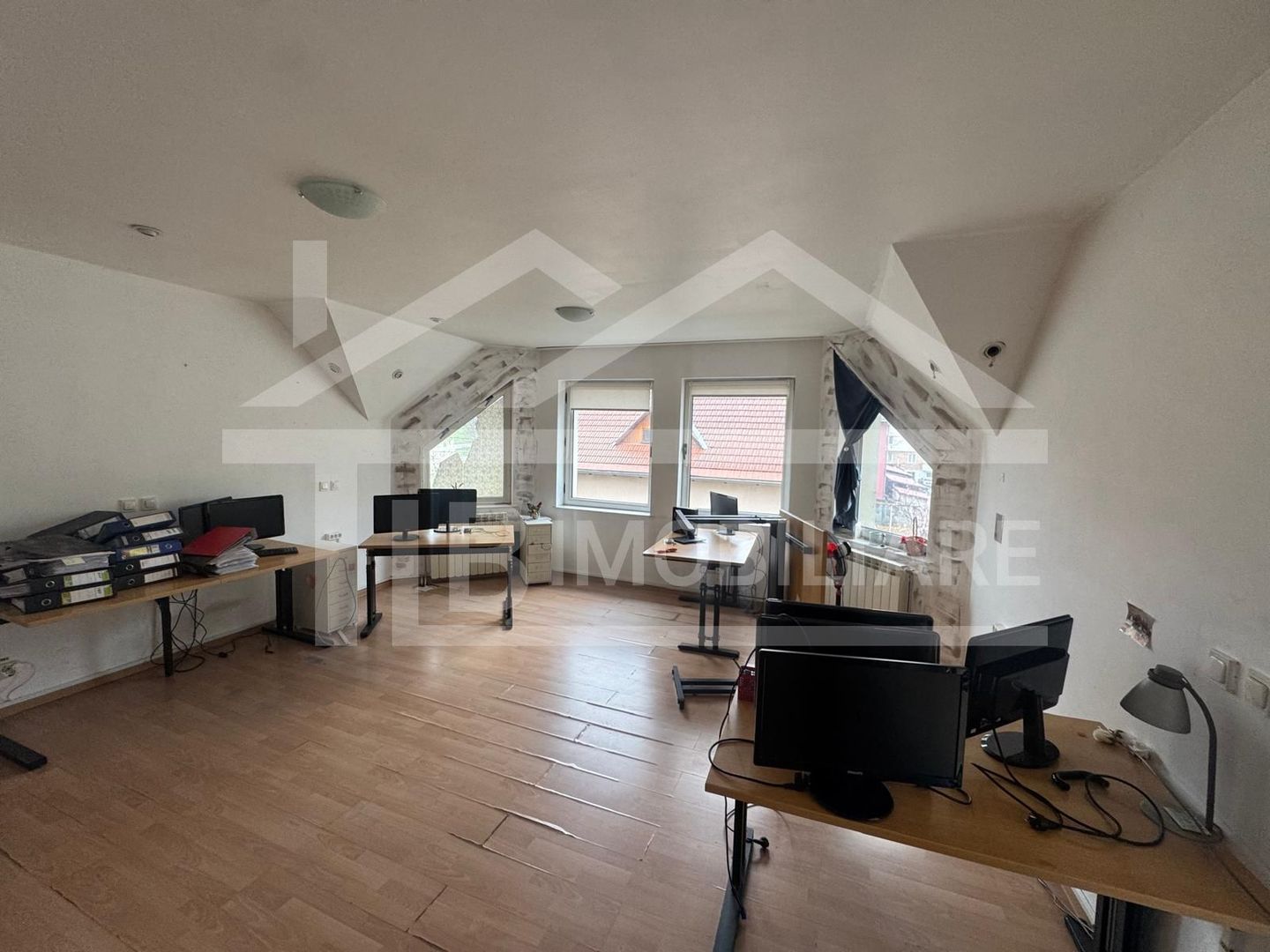 Vila cu 6 camere, 420mp,  teren 720mp, parcari, Zona Shopping City - Poză 9