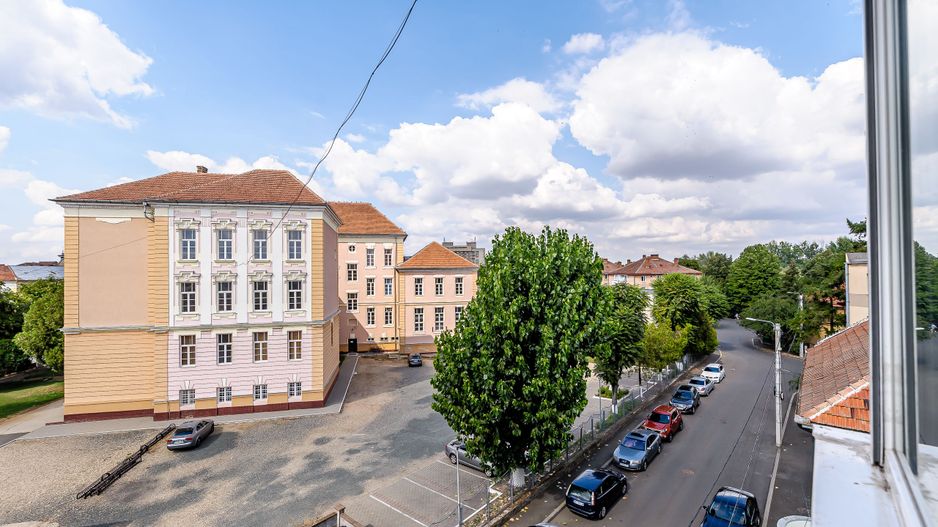 Apartament cu 4 camere LUX, zona Gloria – Pedagogic – Malul Mureșului - Poză 8