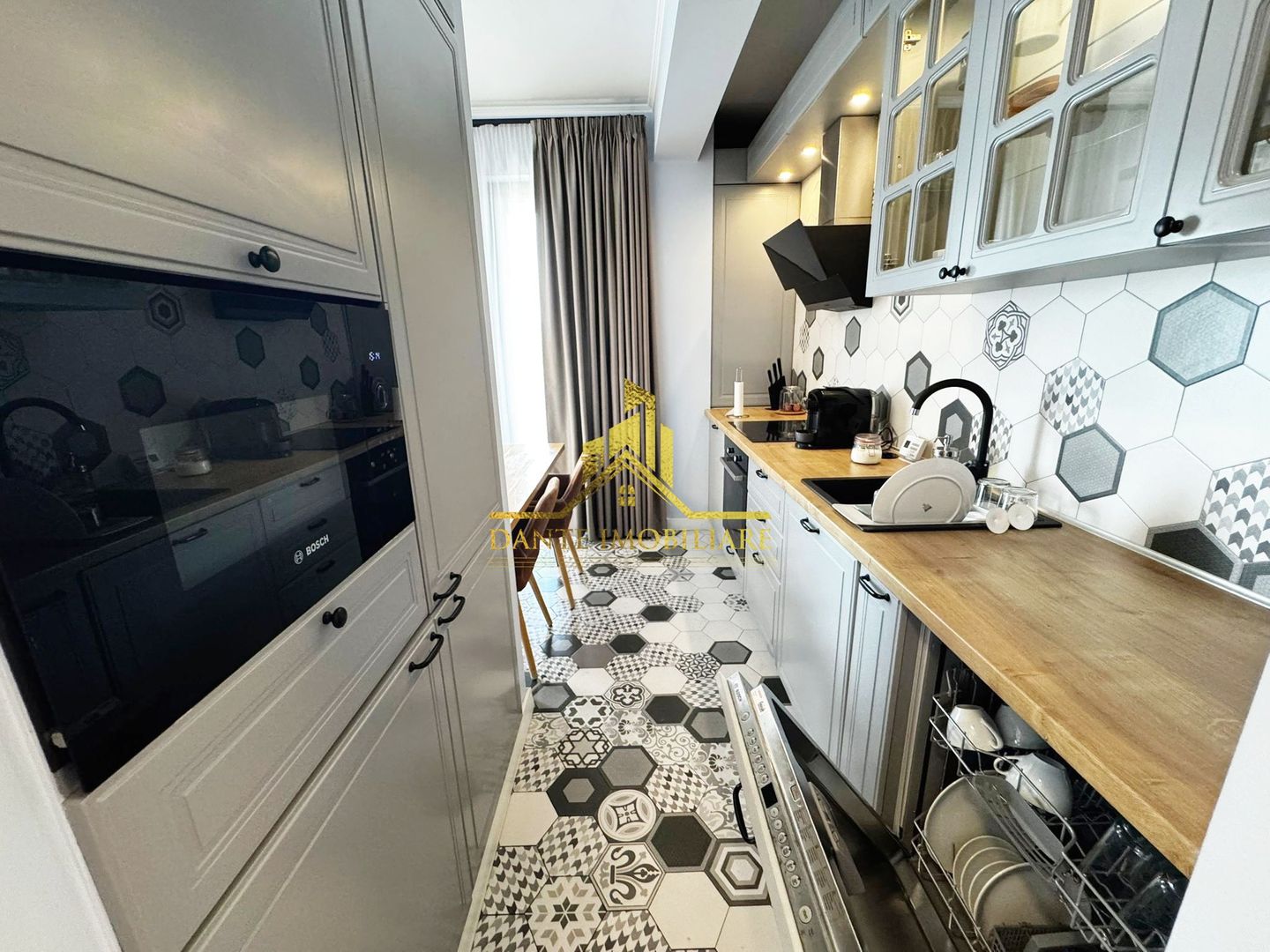 Penthouse, 3 camere, ultrafinisat, lux, terasa, jacuzzi, Sunny Hill - Poză 6