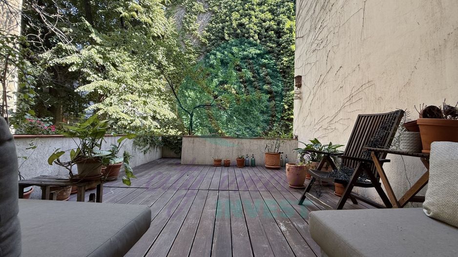 Apartament interbelic cu grădină și garaj - Poză 3