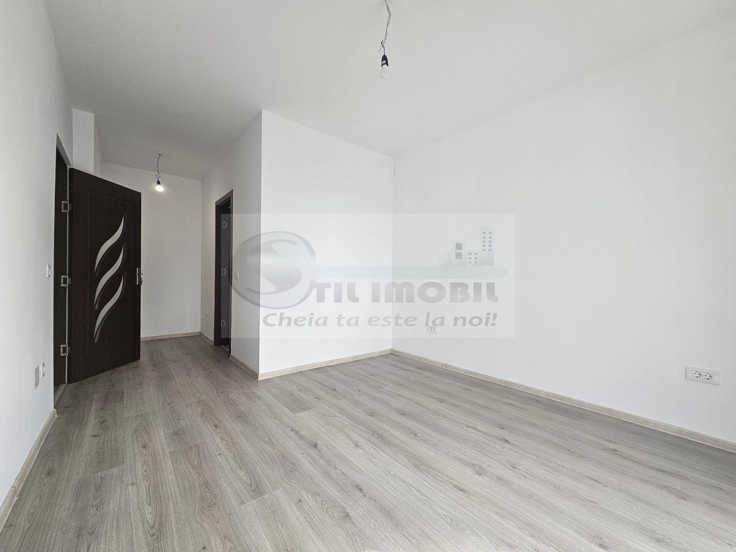 Apartament spațios 4 camere, 2 băi, balcon generos – Pacurari - Poză 2