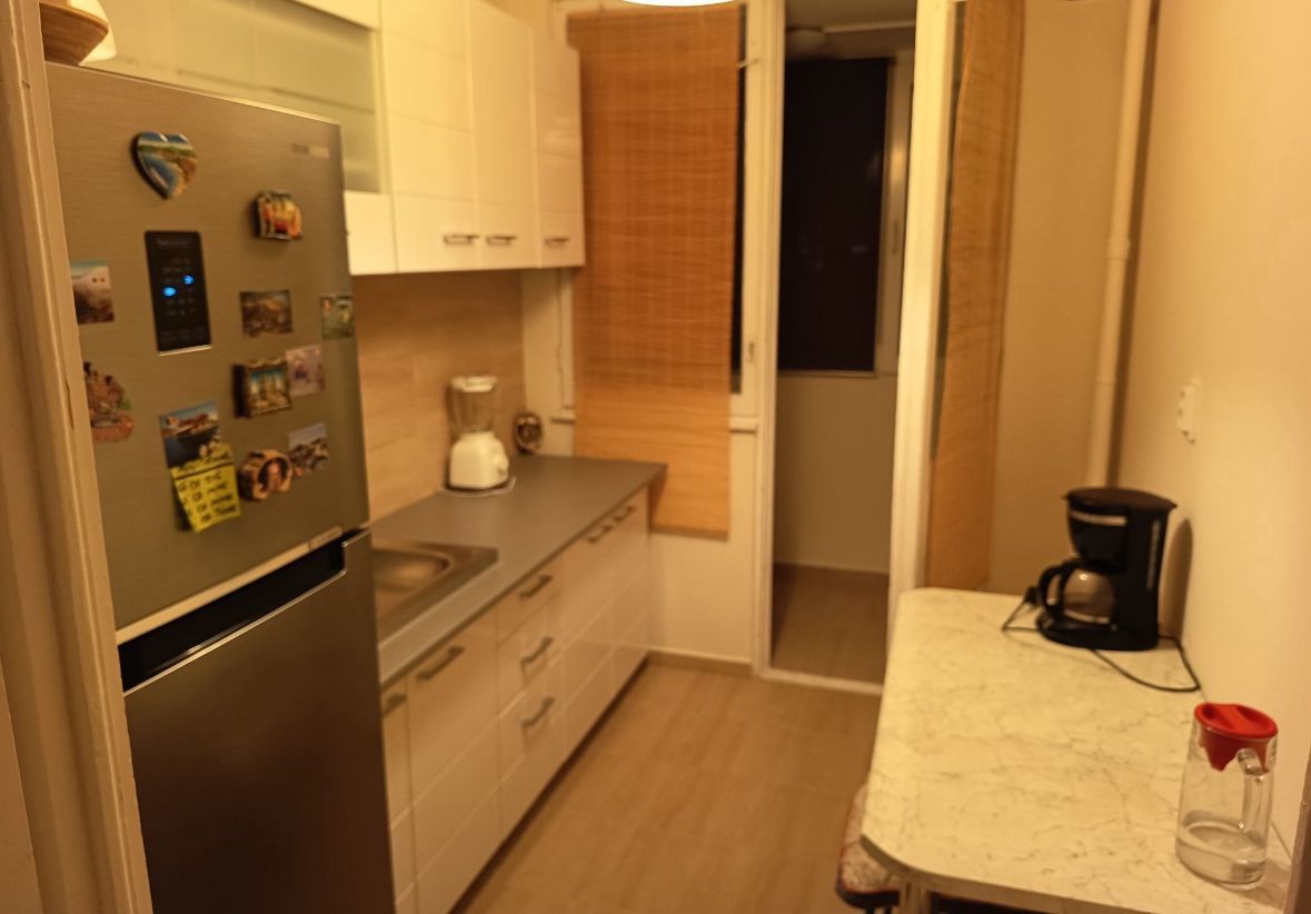 AP. 3 CAMERE 1 MAI, BLOC REABILITAT, RENOVAT, BUCATARIE INCHISA - Poză 1