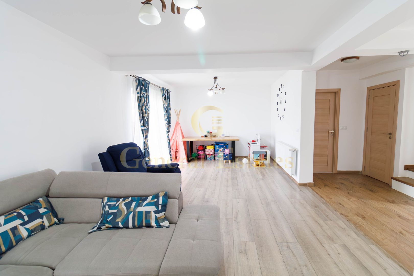 Casă de vânzare în Bod (lângă Brașov) – complet mobilată - Poză 11