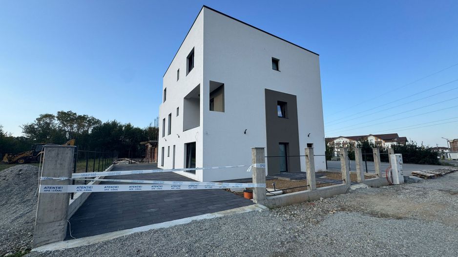 Penthouse la Vila, 4 camere si terasa - Poză 3