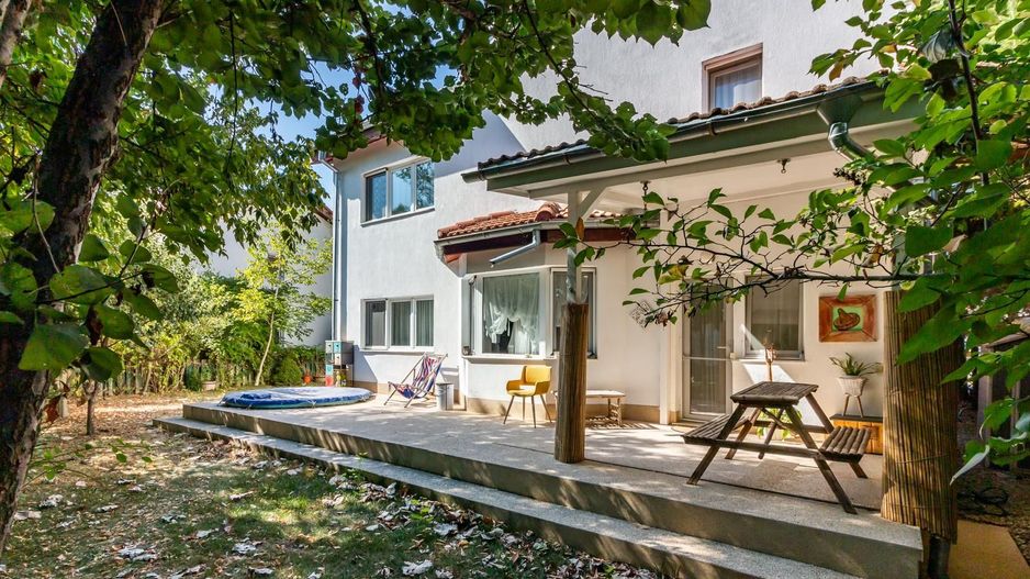 Vilă Individuală de Închiriat – Cartier Azur, 5 Camere, Terasă cu Jacuzzi, Curte 400 mp - Poză 1