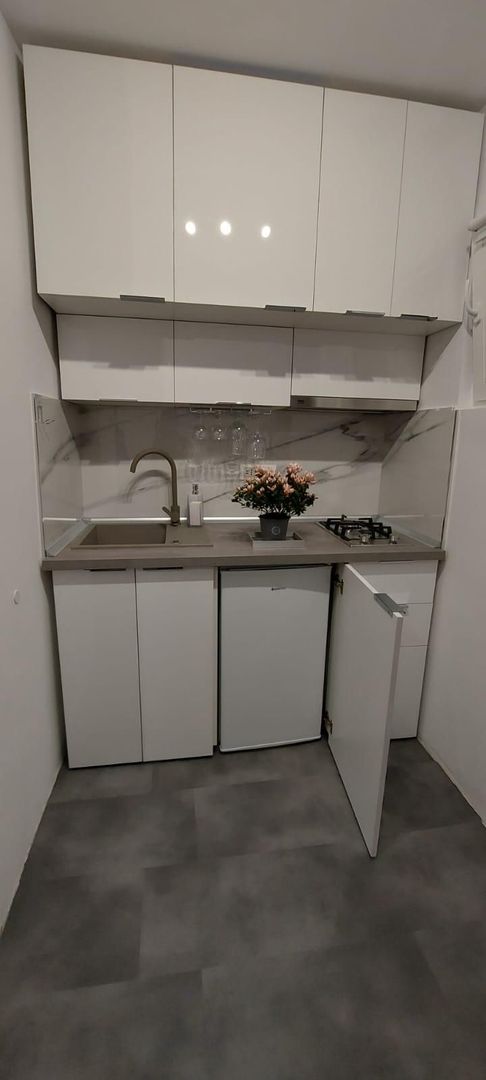 Garsoniera modernă 1 Decembrie, boiler,  AC, etaj 9 - Poză 4