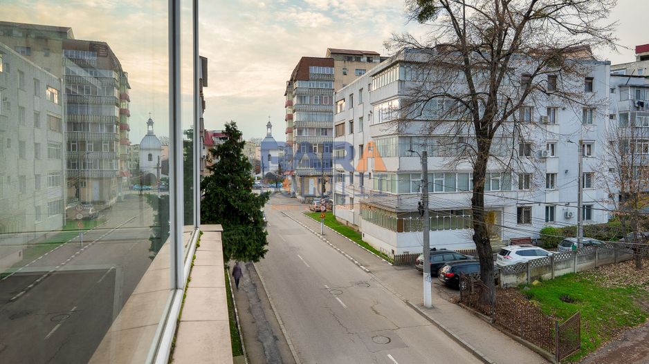 Apartament 3 camere, 82 mp + 16 m balcon, Str. veronica Micle - Poză 1