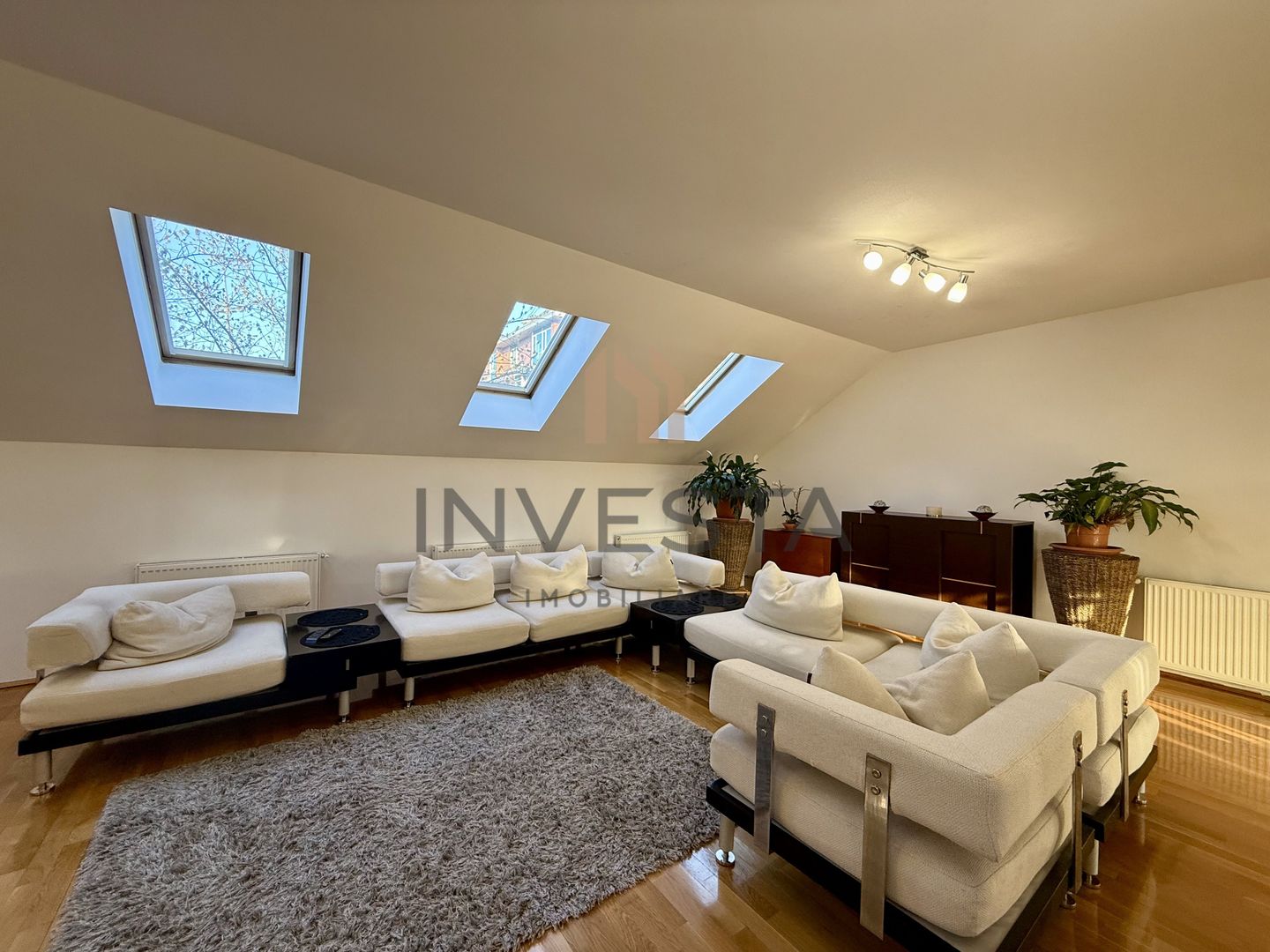 Casa de vanzare/Zona centrala/Ideală pt spatiu comercial/Gradinita - Poză 3