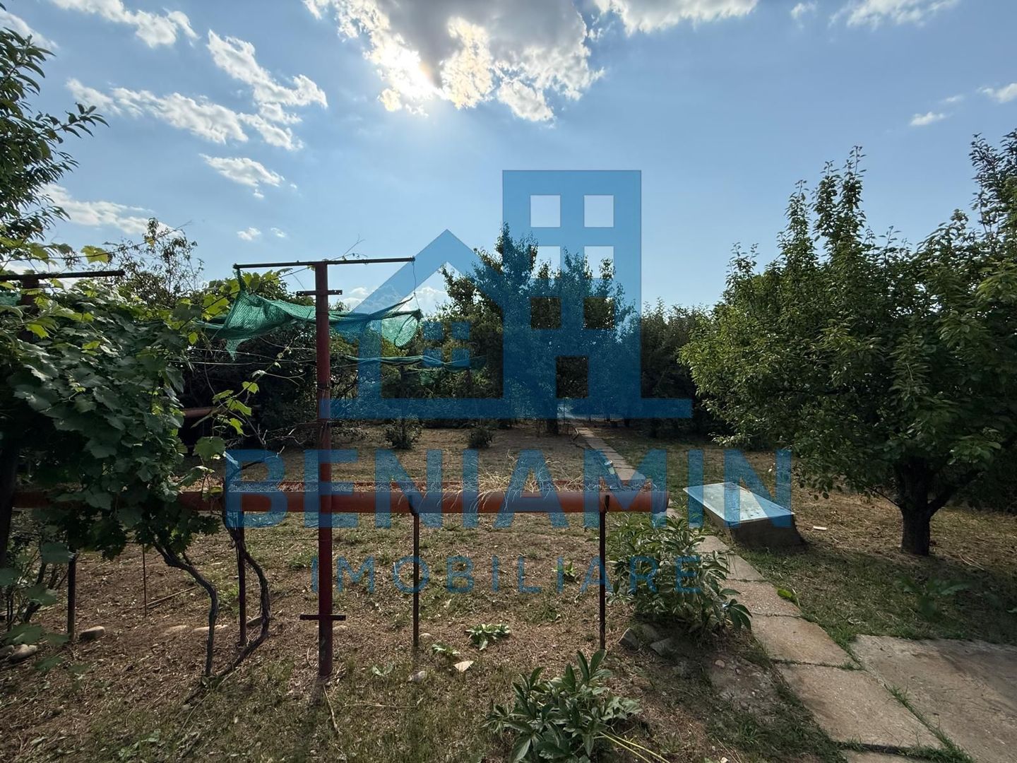 Casa P+M 224mp si teren 1000mp-Romanesti pe principala-2014-Libera - Poză 7