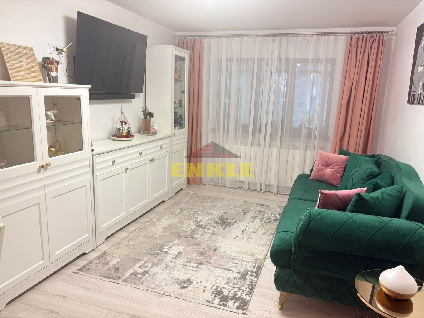 DE VÂNZARE – Apartament 3 camere, zona Bucovina - Poză 1