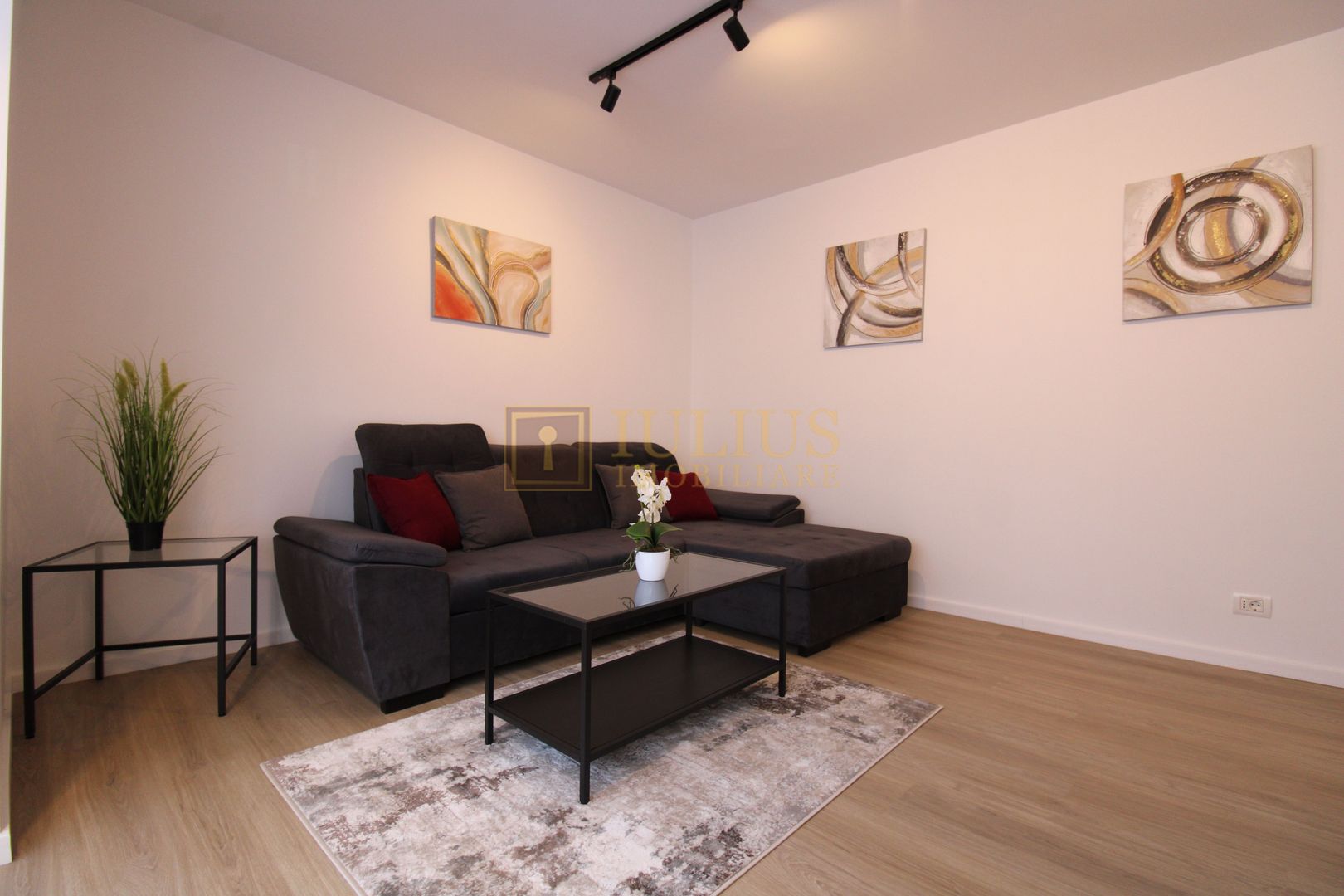 3 camere; Iulius Mall; centrala proprie, CTR. Inclus. - Poză 1