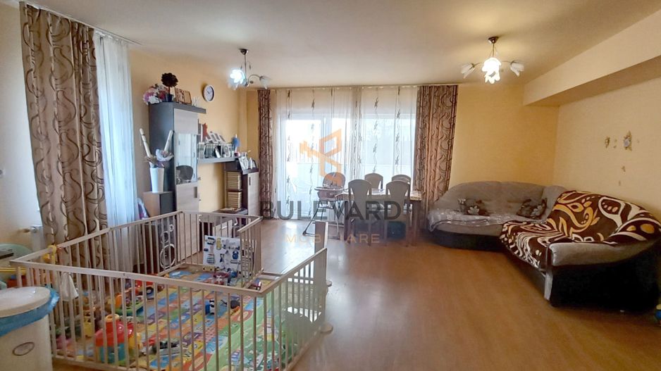 Apartament cu 2 camere, zona strazii Florilor! - Poză 1