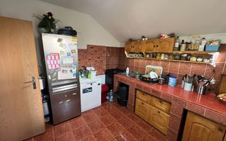 Casă spațioasă cu 2 apartamente, acces din 2 străzi – zona Lipovei - Poză 11