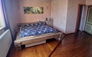 Casă individuală de vânzare în Șura Mare – ideală pentru 2-3 familii - Poză 6