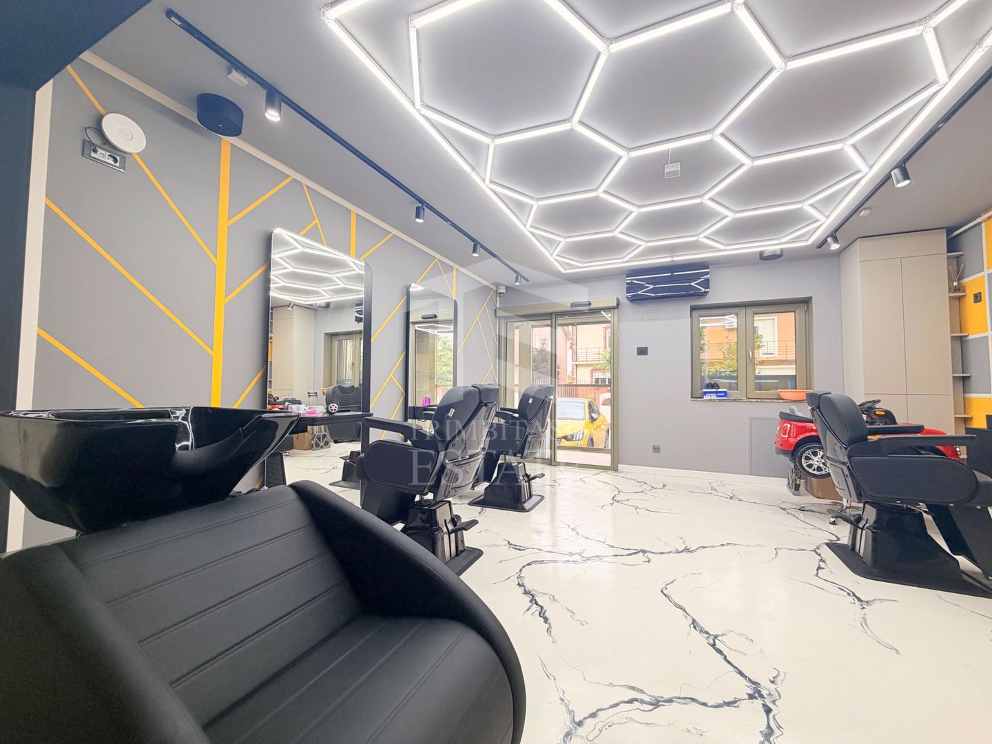 Sp.Comercial / Salon 80 mp+ 4 Parcări | 2 Luni GRATIS | Drum.Ghindari - Poză 3