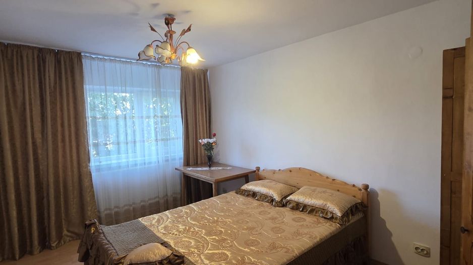 Casă / Vilă cu 8 camere de vânzare în Lapus, Craiova - Poză 16