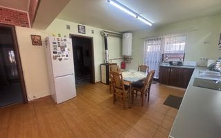 Casă spațioasă P+M în Șelimbăr – ideală pentru locuit sau investiție - Poză 2