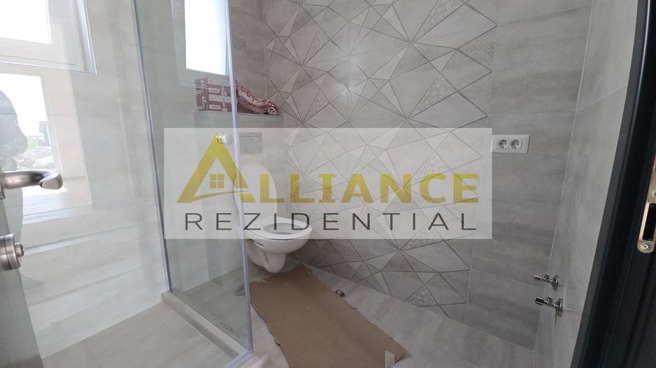 Casa 4 Camere | 200 M de Blv. | Curte amenajata - Poză 12