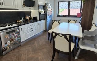 Apartament cu 4 camere in casa - zona Centrul Civic