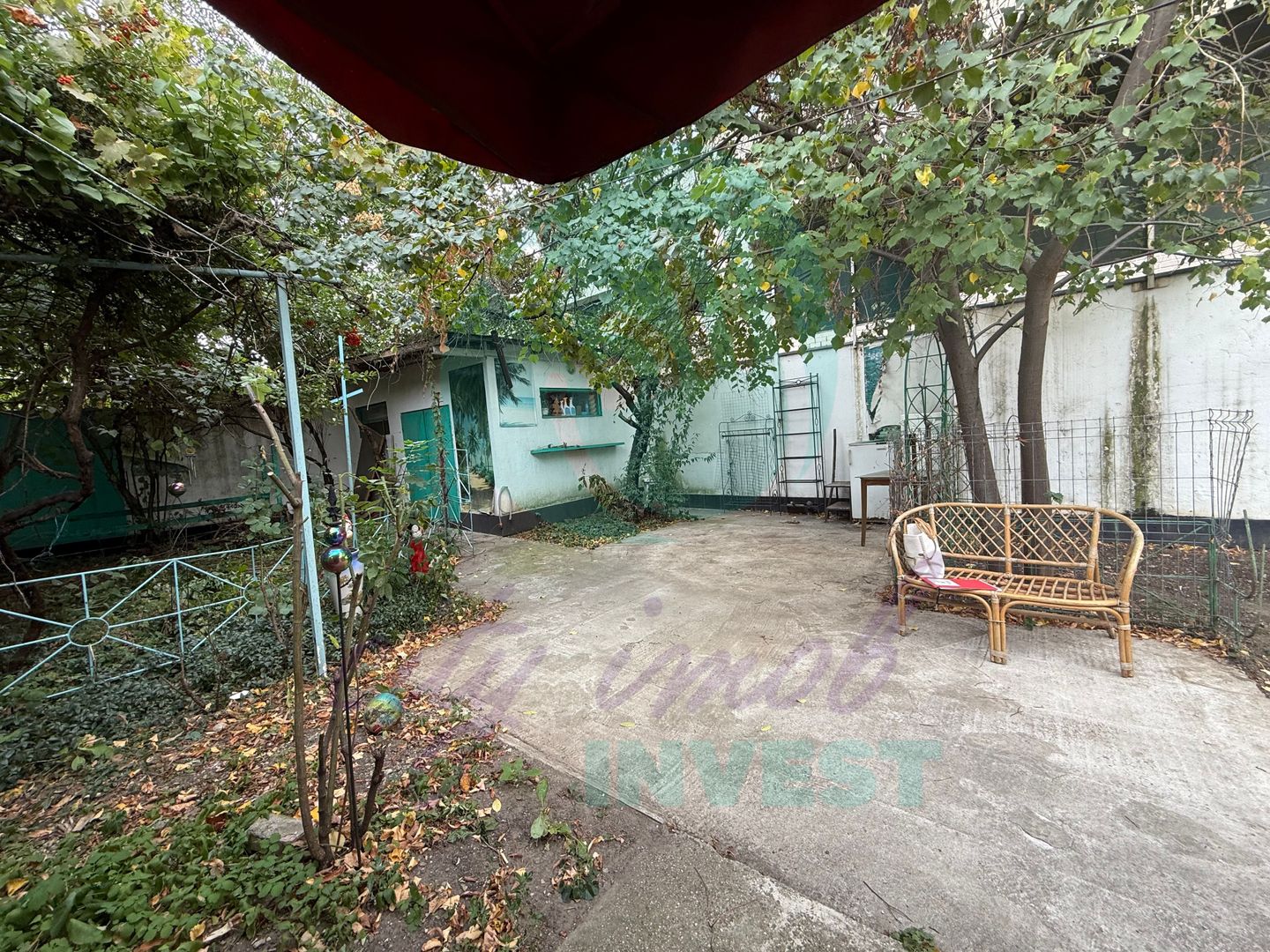 "Casa bunicii" pe un lot de teren de 307 mp - Poză 1