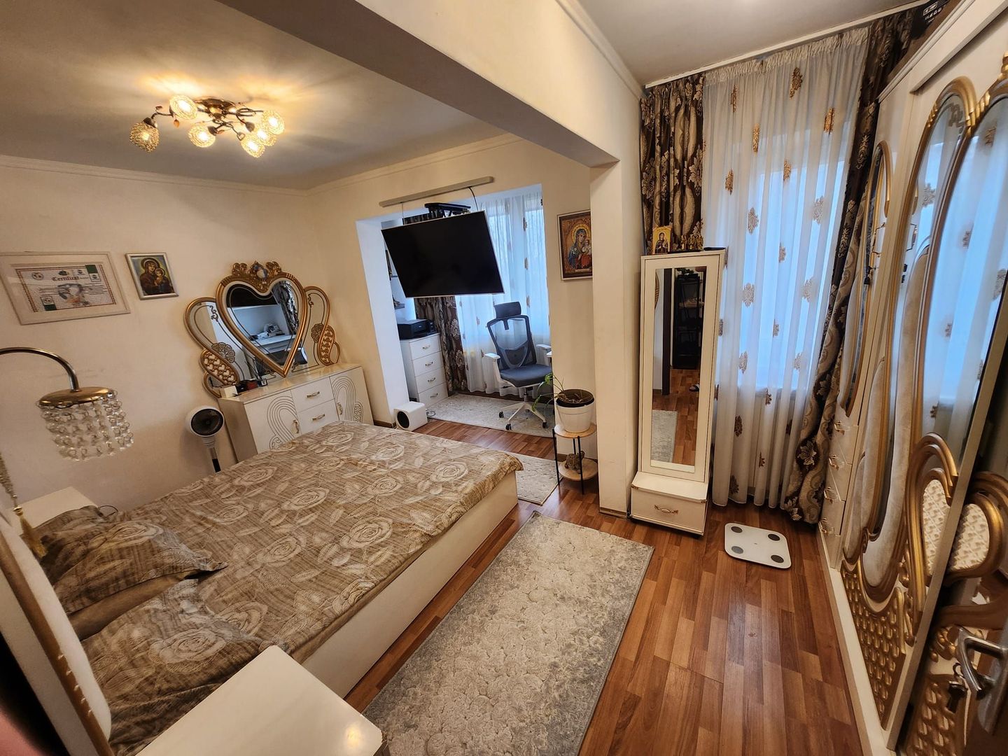 vand apartament 4 camere ,Bulevardul Tudor Vladimirescu-Iruc, etaj 2, - Poză 8