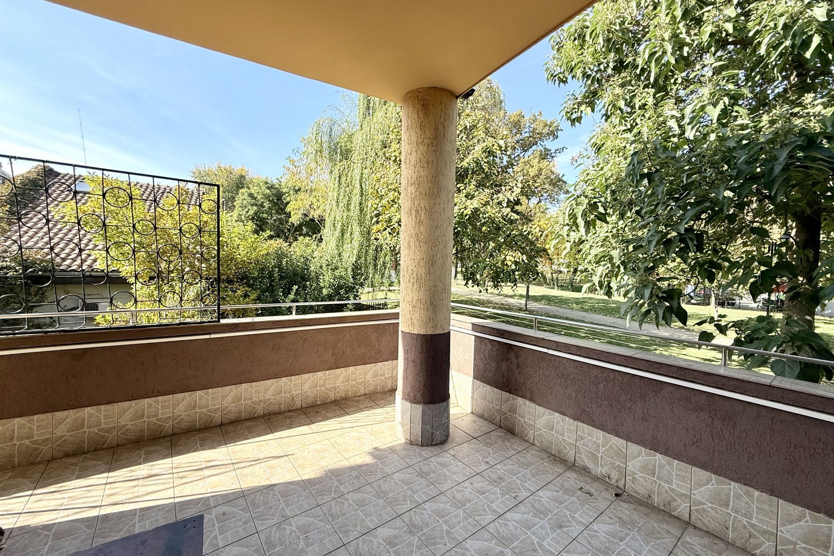 Casă practică, cu curte și parcare, în zona centrală - Parcul Carol - Poză 24