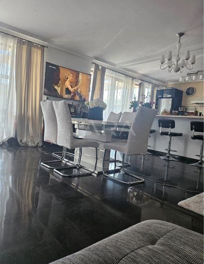 Apartament cu 3 camere, terasă de 70 mp și încălzire în pardoseală. - Poză 2
