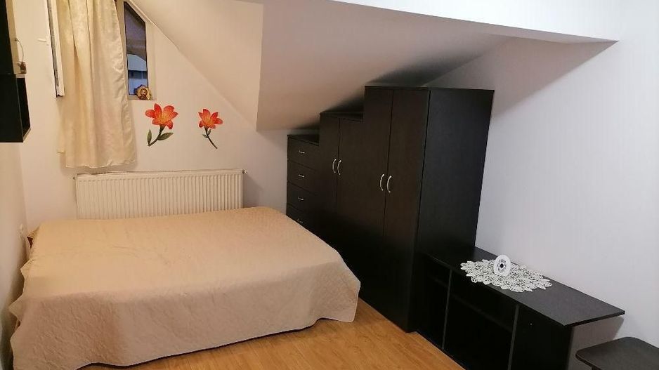 Garsoniera Mansarda Rezervelor 35 mp parcare - Poză 1