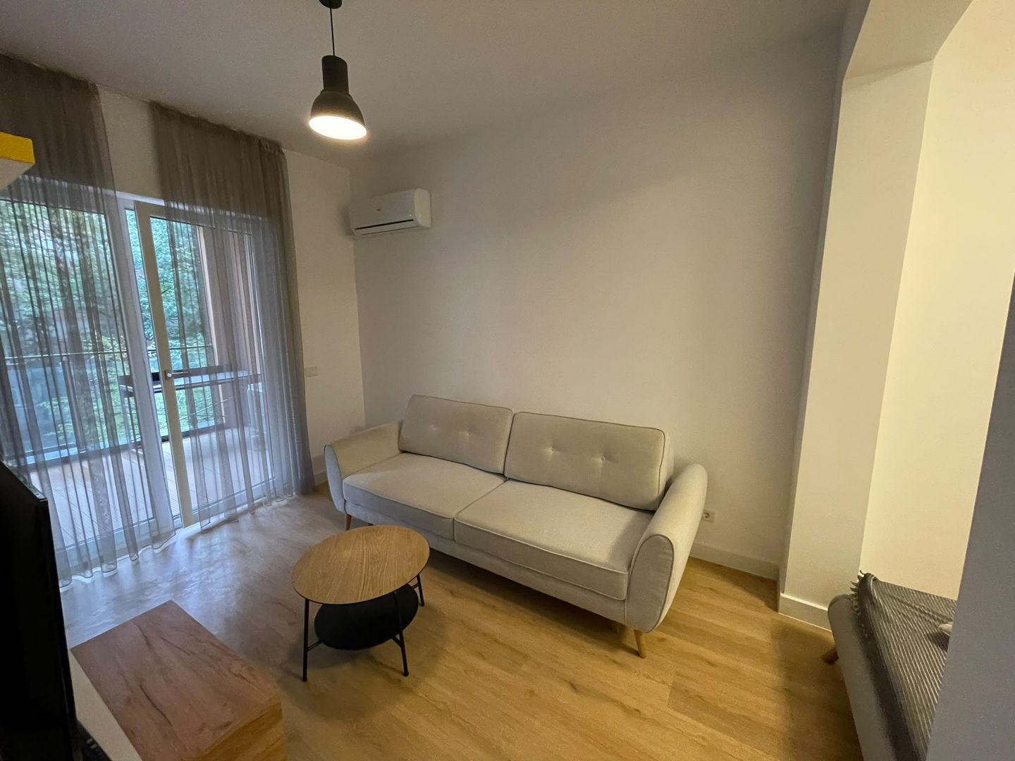Studio dublu, lux , centrala proprie,terasa, parcare subterana, metrou - Poză 1