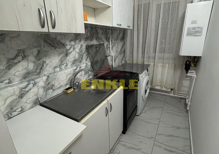 De vânzare apartament 2 camere, zona Carrefour - Poză 2