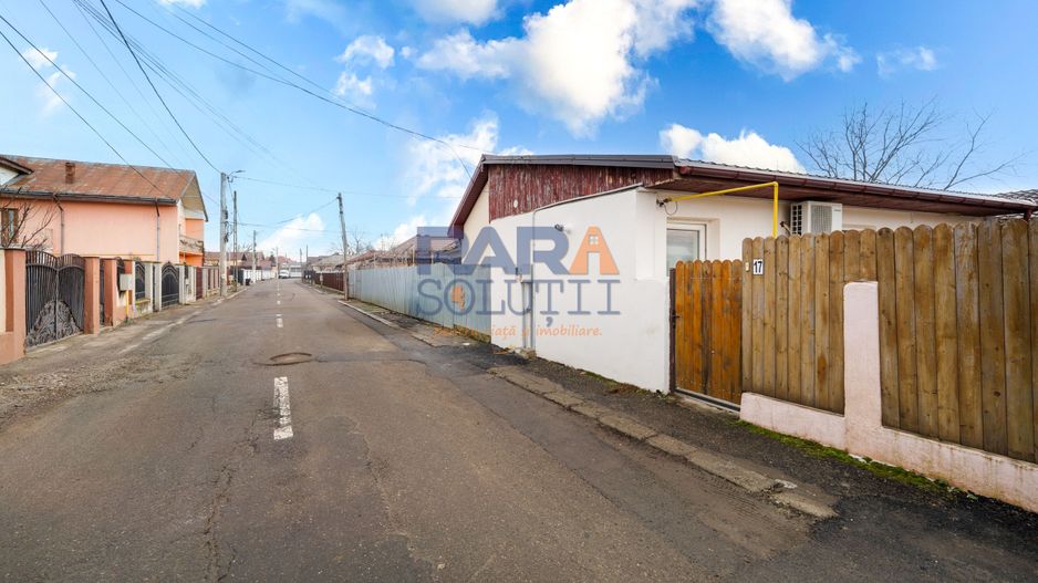 Casă micuță + un pic de curte - Poză 12