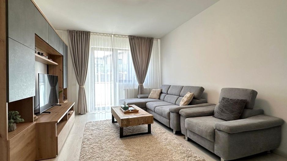 Vindem apartament  complet mobilat modern cu 2 bai zona Ghimbav - Poză 1