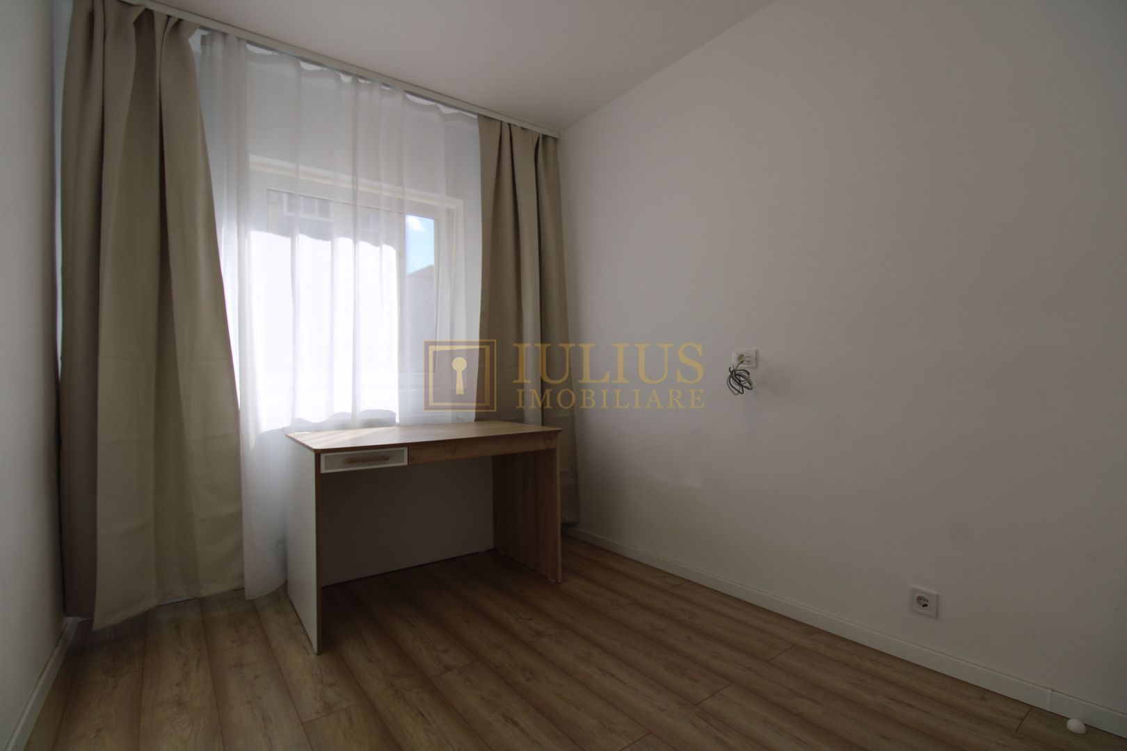 Zona Olimpia, 4 camere + 2 bai, centrala proprie. - Poză 13