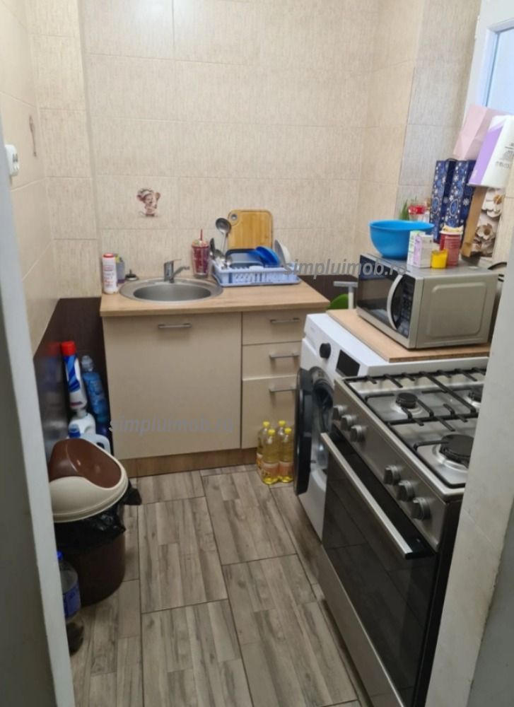 Decomandat renovat 2 camere sector 4 Resita - Poză 4