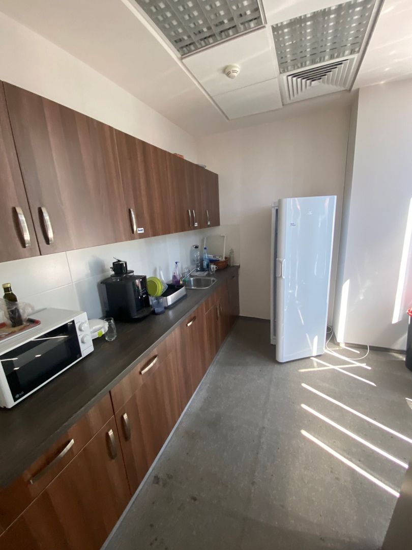 Spațiu de birouri de 375 mp - Poză 6