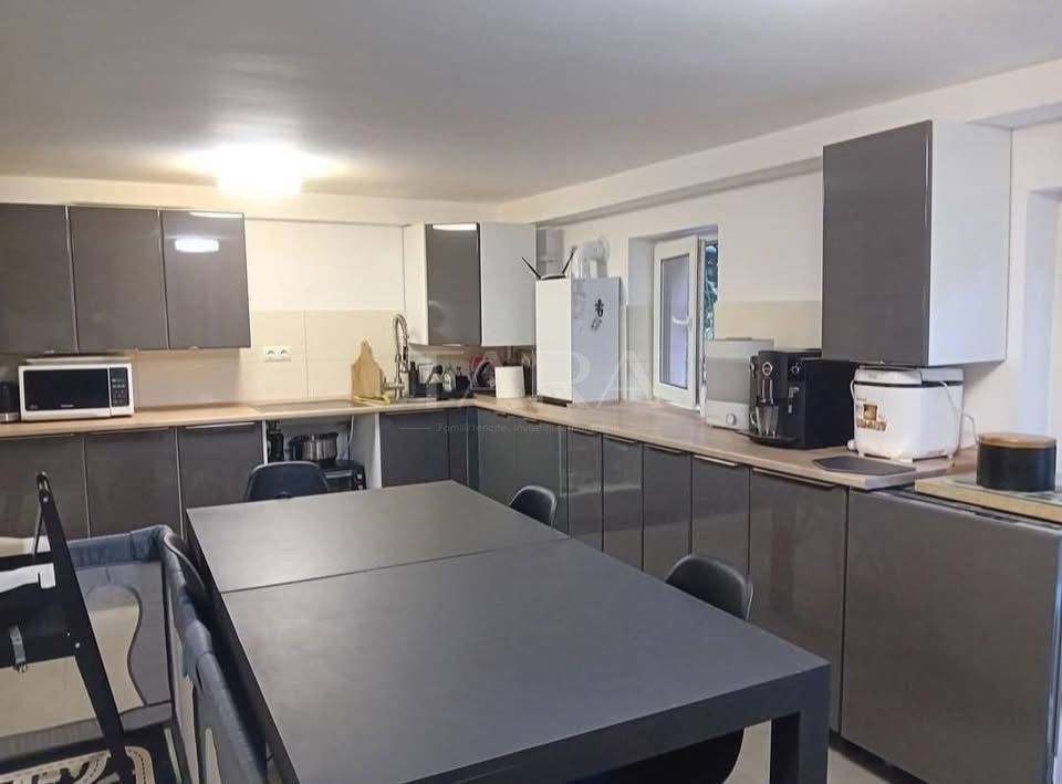 Apartament 3 camere, zona Câmpului, 80 mp, grădină și parcare proprie. - Poză 2