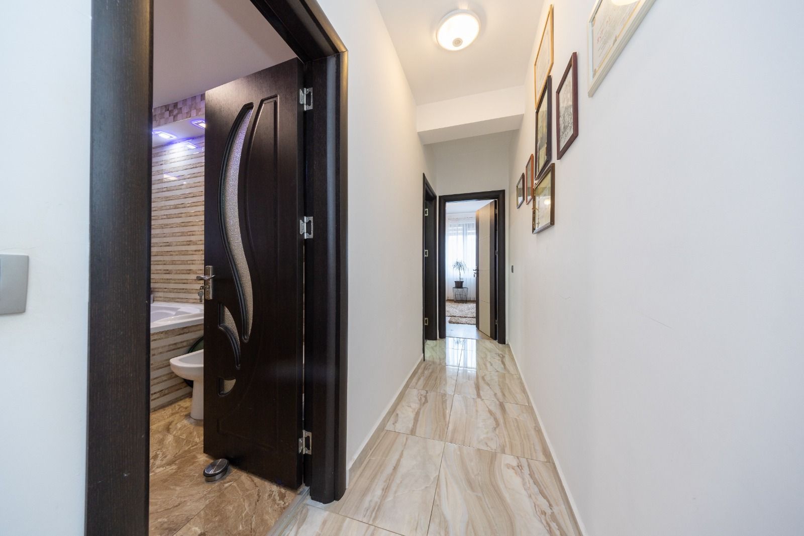 Apartament 3 camere, 82 mp+parcare si boxa-Isaran,Coresi - Poză 10