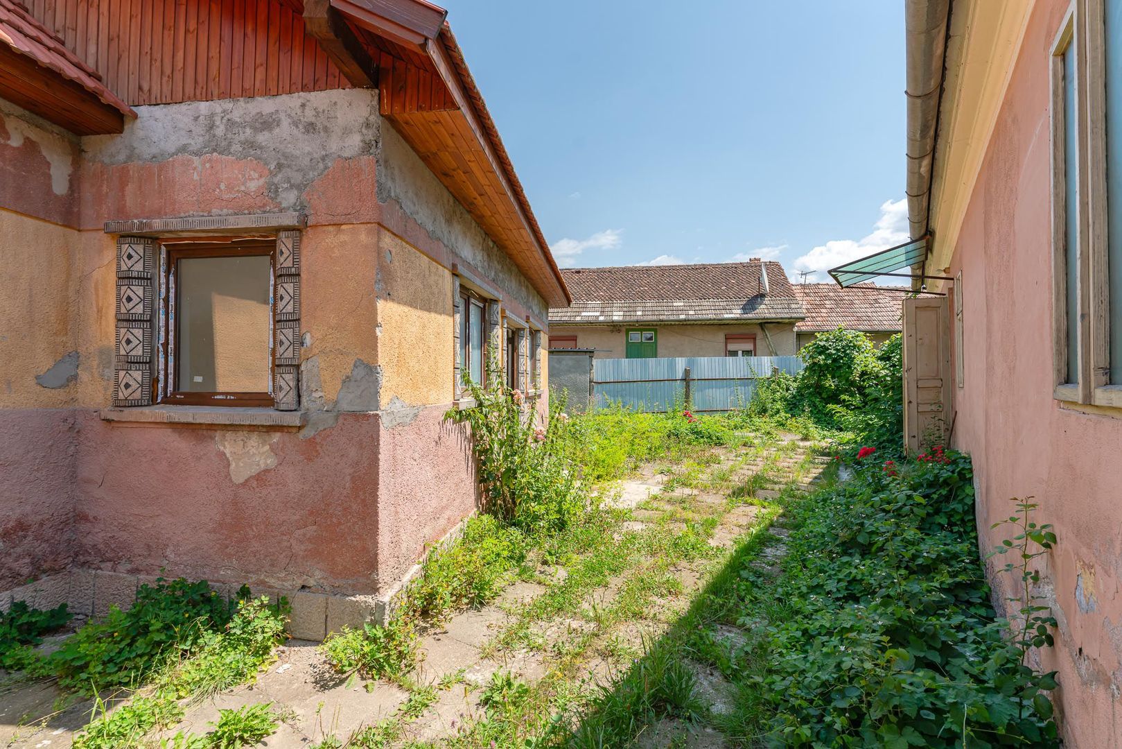 Casa in Purcareni, strada Principala - Poză 4