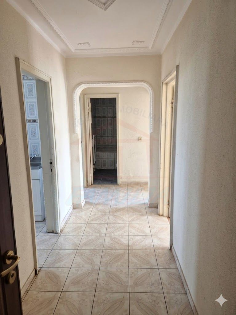 Vanzare apartament 3 camere, Mazepa 1, 61 mp, 75.000 EURO - Poză 2