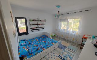 Vilă 4 camere, 2 băi, teren 488 mp, asfalt, canalizare – Bârnova - Poză 17