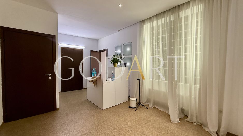 Apartament in vila | Ultracentral | 2 intrări | Garaj 30 mp | Renovat - Poză 9