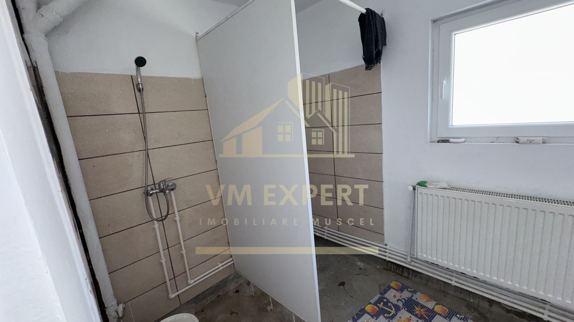 BLOC DE GARSONIERE P+4 SUPRAFAȚĂ UTILĂ 2135MP TEREN 2967 MP CĂMPULUNG - Poză 24