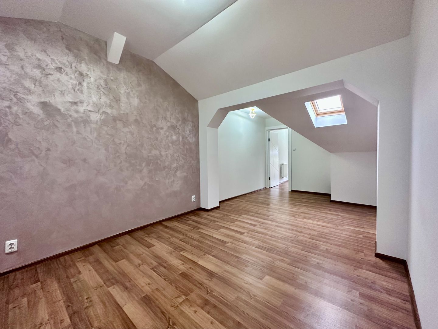 Apartament cu 3 camere de vânzare în Dumbravita - Poză 18