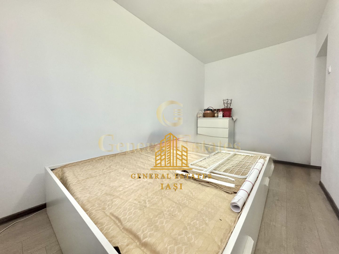 Vânzare apartament 3 camere -  vis-a-vis de Pașapoarte Iași - Poză 7